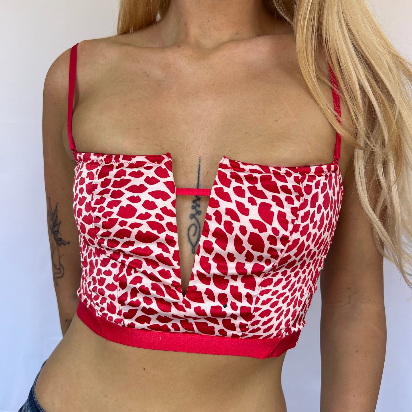 The Valentine Top (M)